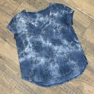 American Eagle Outfitters Favorite T Blue Floral Short Sleeve Size Medium